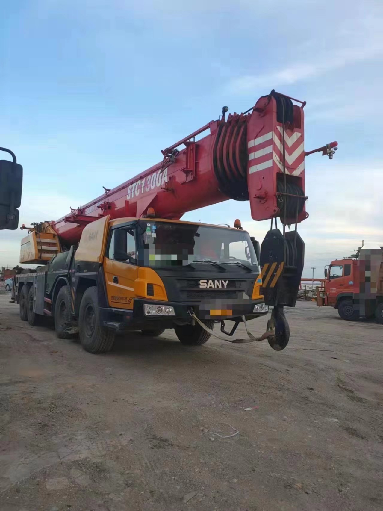 เครนรถยนต์ไฮดรอลิก 100 ตัน เครนโทรทรรศน์ติดรถยนต์ สําหรับน้ําหนักยกสูง ...